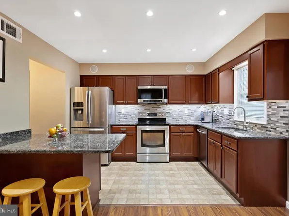 450 E Park Ave, Sellersville, PA 18960