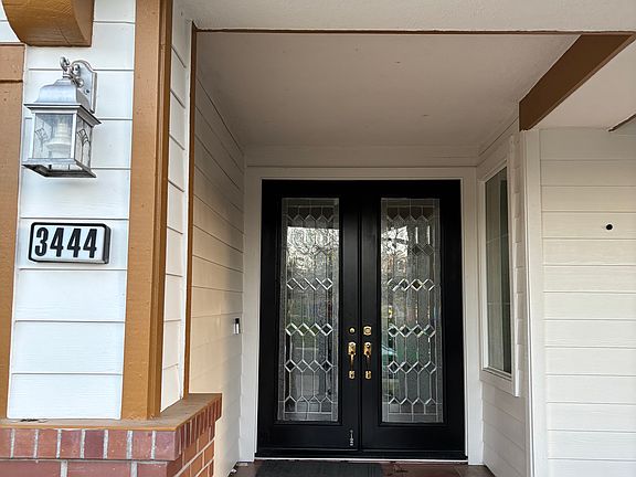 3rd image of 3444 Colchester Ave