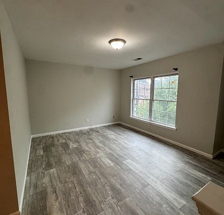 2nd image of 84-86 11th Ave W