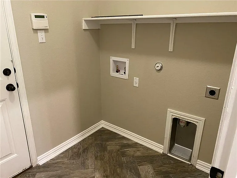 712 Estes Park — Photo 29