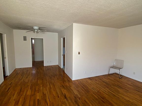 4th image of 618 N Hayworth Ave #9