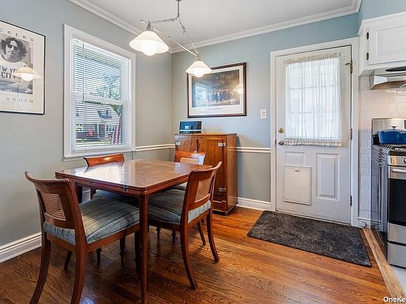 5th image of 261 Seidman Pl