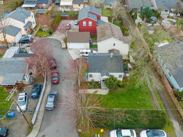 210-216 NE 156th Ave, Portland, OR 97230