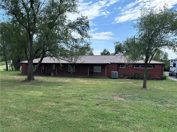 114 SE Y Hwy, Warrensburg, MO 64093