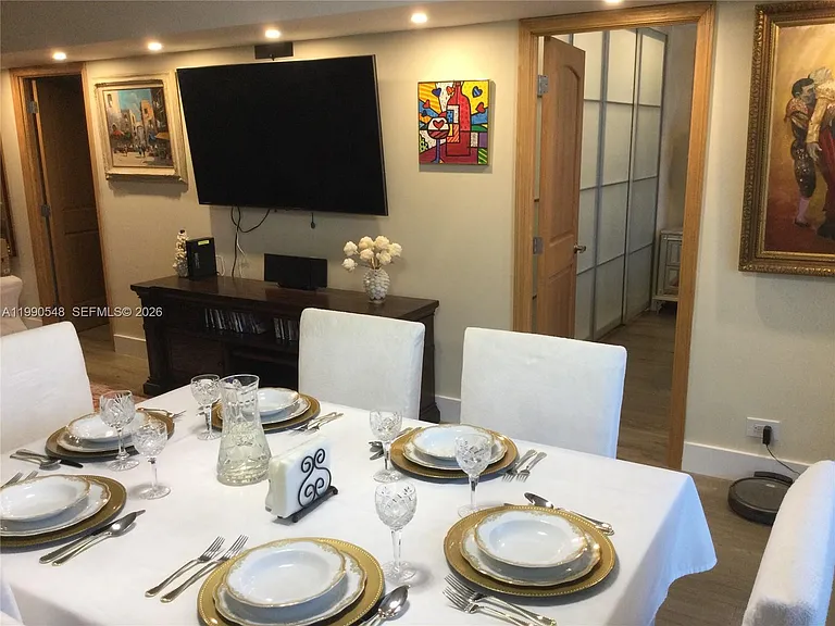 6039 Collins Ave #1431 — Photo 16