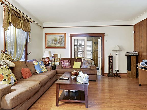 3rd image of 4148 Gunther Ave
