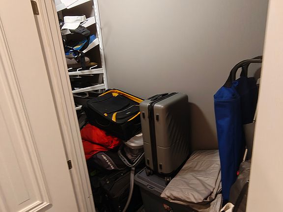4th image of 1422 Shepherd St NW #3
