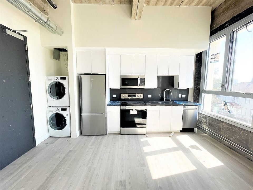 1st image of 2004 4th Ave #321