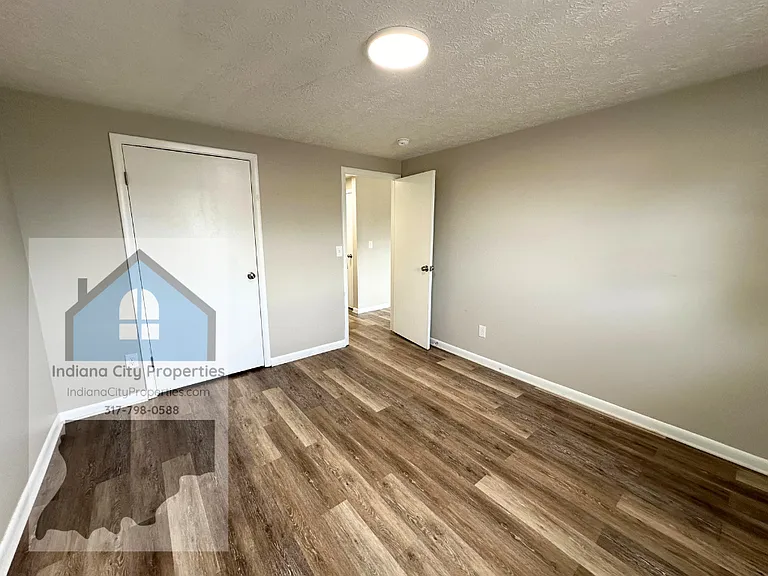 569 S Home Ave #2 — Photo 8