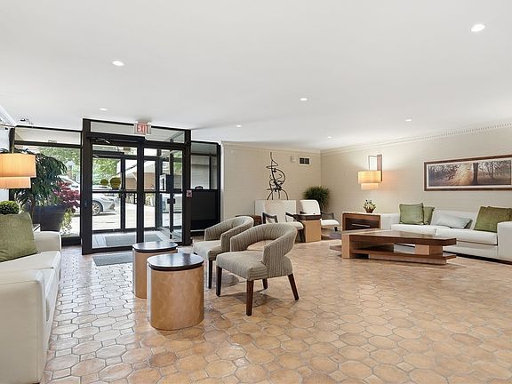 5th image of 220 N Dithridge St APT 306