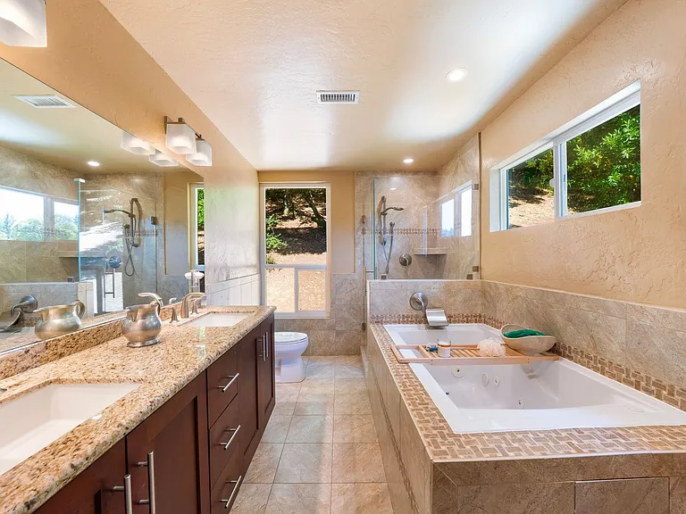 3540 Happy Valley Rd — Photo 11