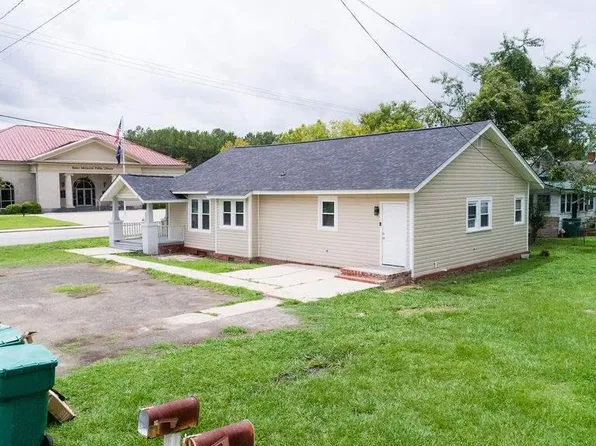 301 W Smith St, Timmonsville, SC 29161