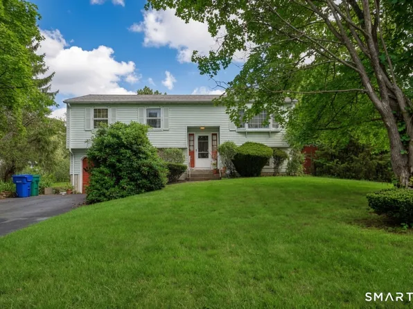 6 Tiffany Lane, Bloomfield, CT 06002