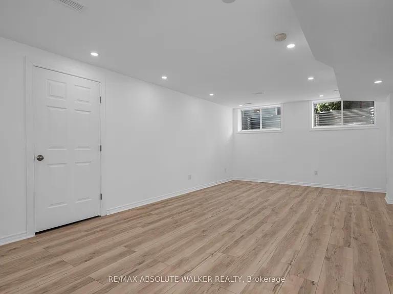 2269 Sandman Cres — Photo 28