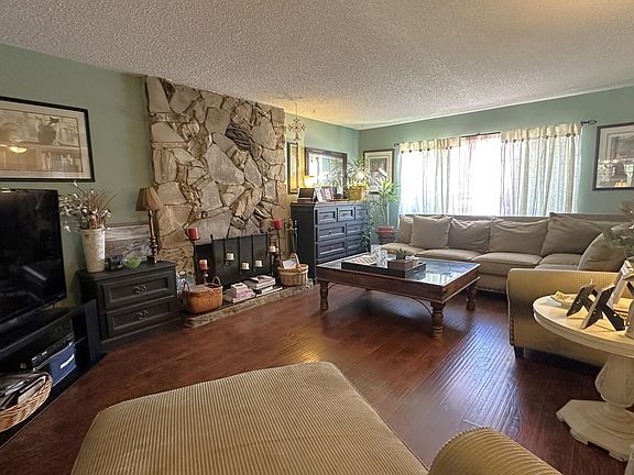3rd image of 1738 Olympic St
