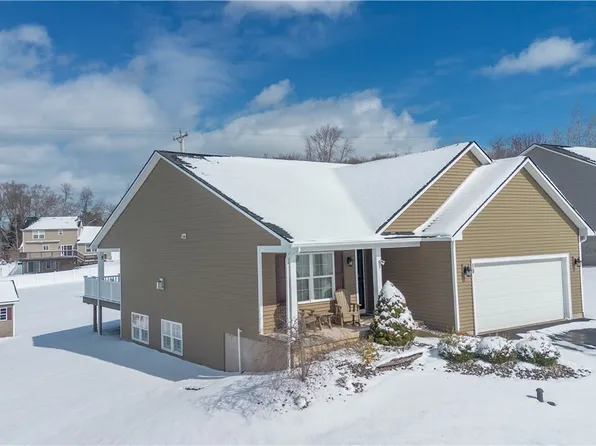 16 Laurens Way, Baldwinsville, NY 13027