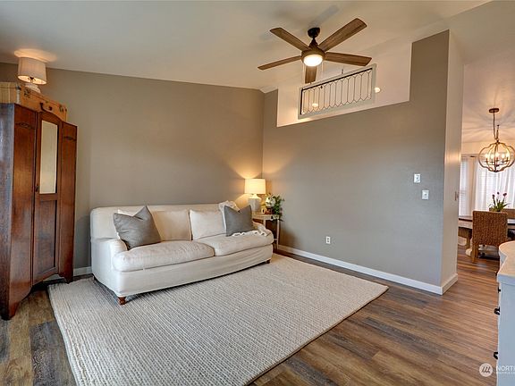 4th image of 7101 77th Avenue NE