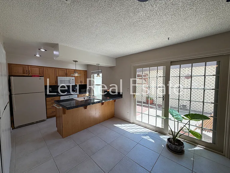 2223 Bridlewood Dr — Photo 5