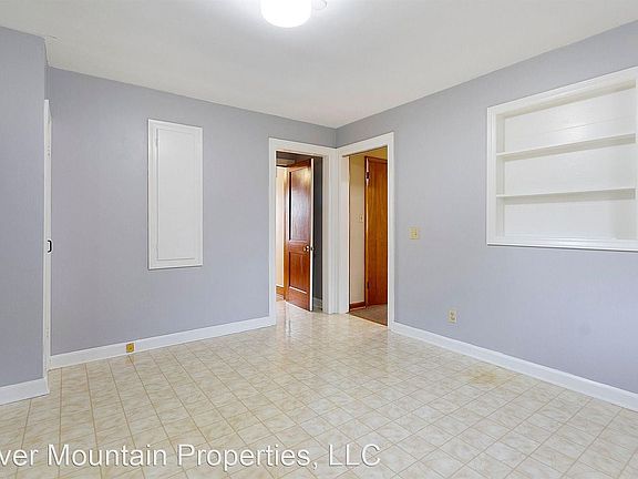 3rd image of 260 Economy St #203