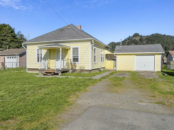 12 Center St, Rio Dell, CA 95562