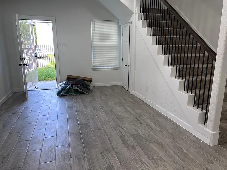9210 Martell St — Photo 10
