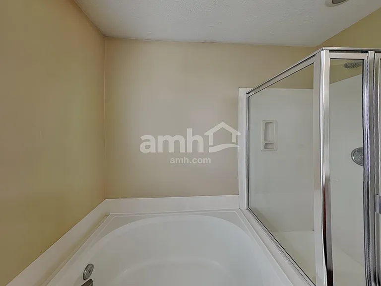 6702 Meadow View Ct — Photo 15