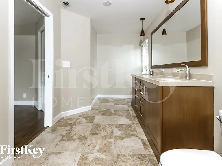 6484 Robinson St — Photo 9
