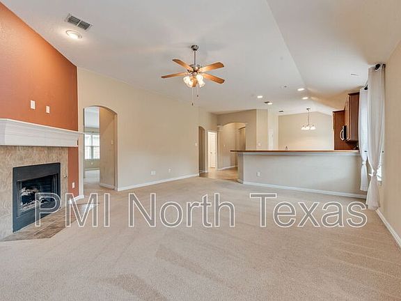 5th image of 1732 Bluebird Dr