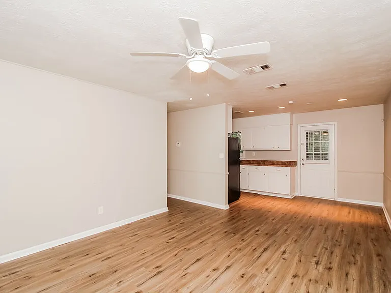 6325 Wellington Way — Photo 7