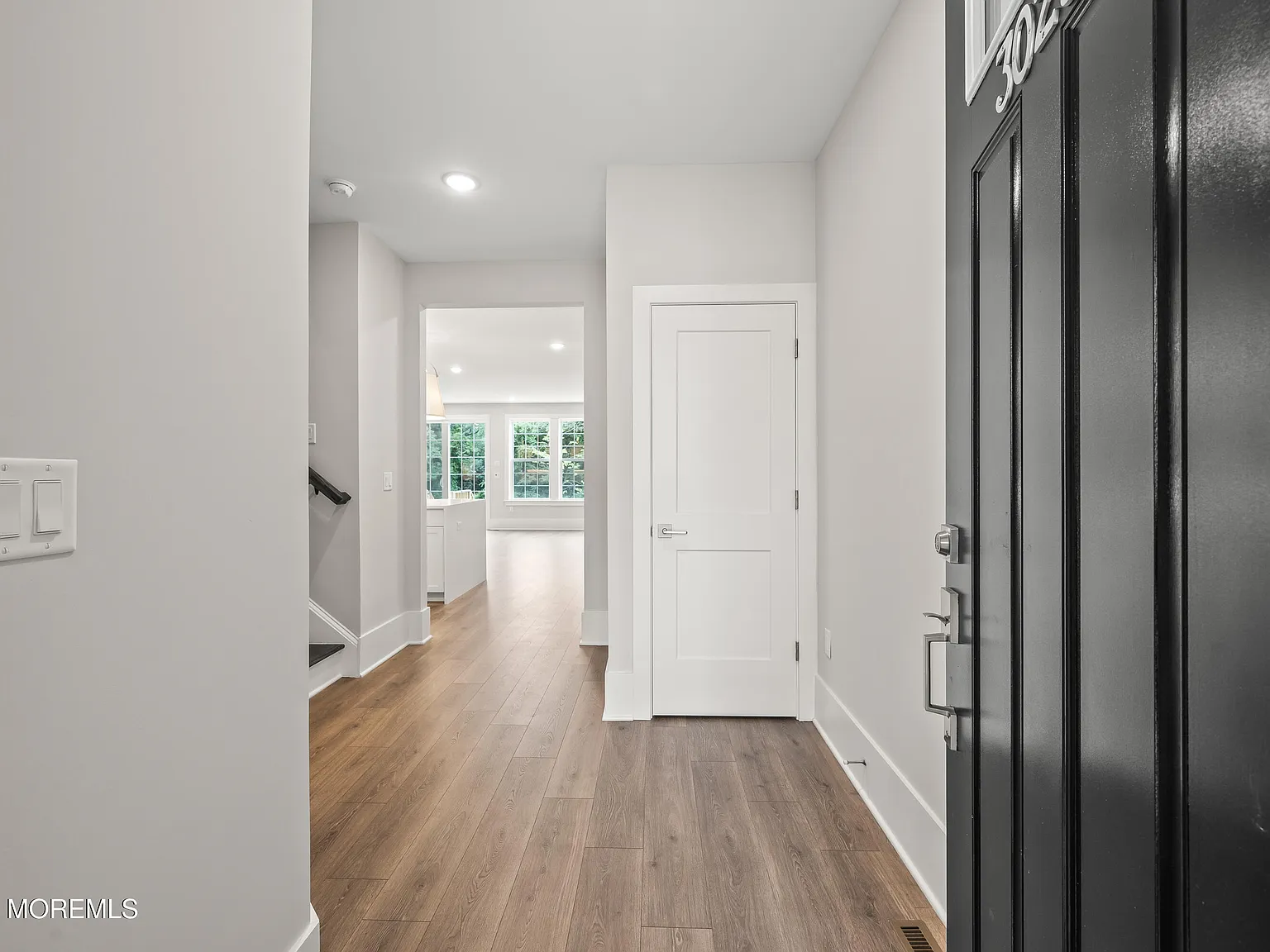 3 bed, 3.5 bath, 2346 sqft, $4,700 — Photo 3