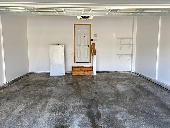 5th image of 15062 Barnes Meadows Ct