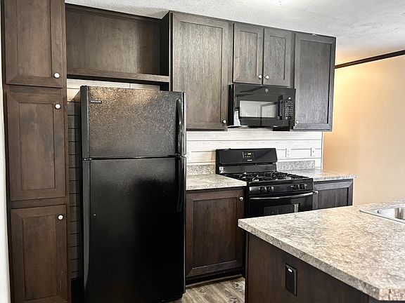 4th image of 59498 Laine Ln