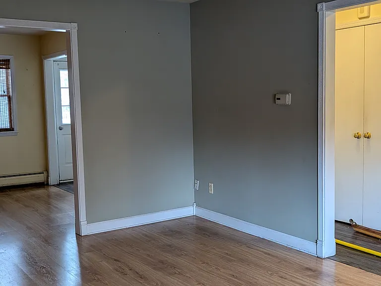 57 Waldron Ave — Photo 6