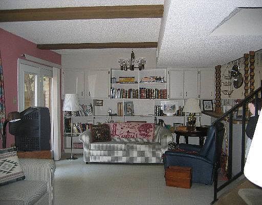 3rd image of 4723 PARADISE WOODS
