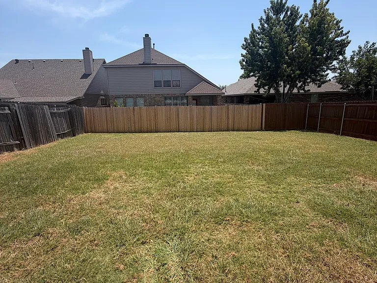 725 Lazy Crest Dr — Photo 16