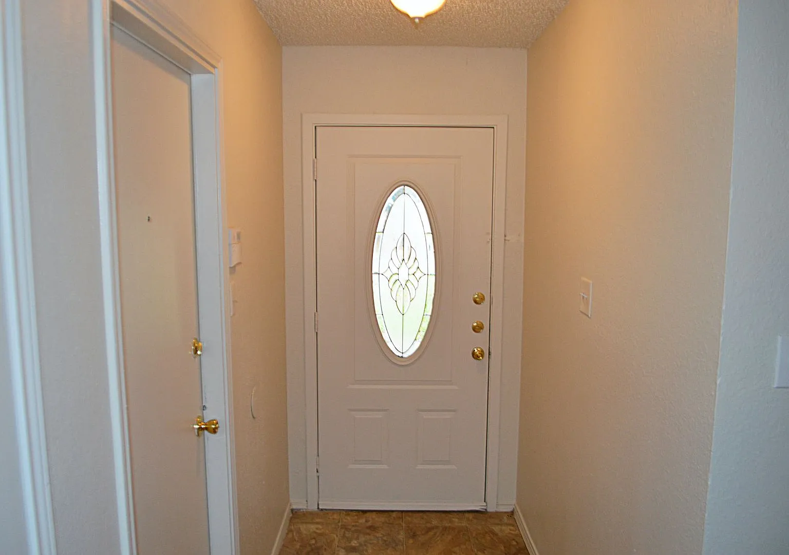 Charming 3/2 with Fireplace & Breakfast Bar - Minutes from I-20 — Photo 4
