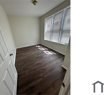 5th image of 843 N Hamlin Ave #1