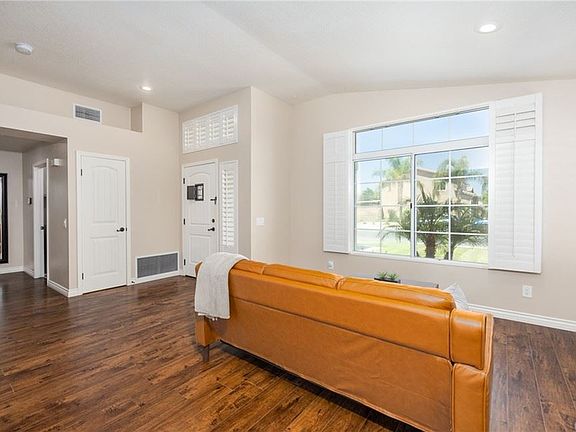 5th image of 10265 Agate Ave
