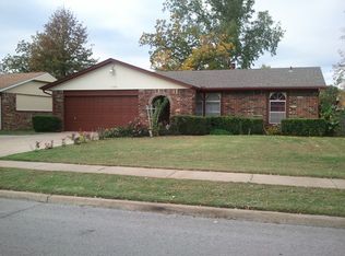 1104 W Pittsburg St, Broken Arrow, OK 74012
