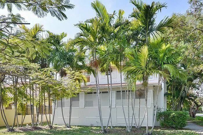 2000 S Miami Ave — Photo 17