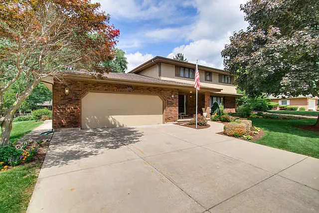 1494 Maple Ln photo 1