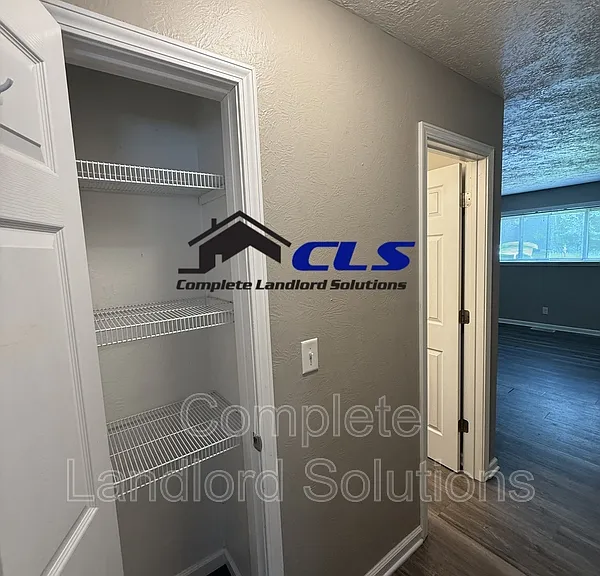 2906 E Haythorne Ave — Photo 12
