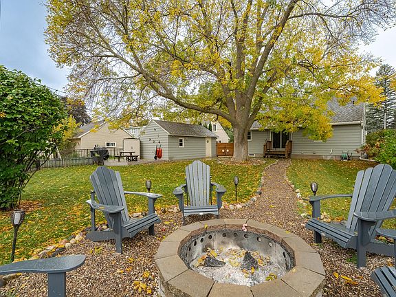 4th image of 1630 3rd Ave NE