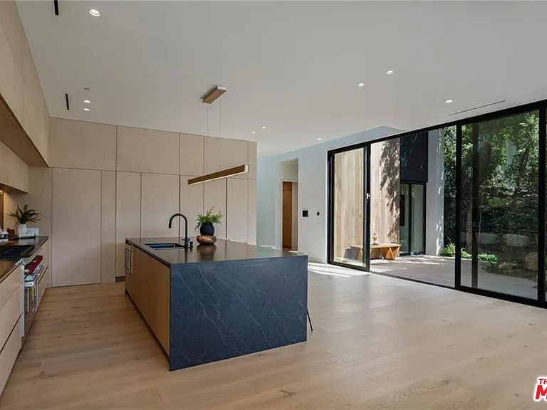 4939 Petit Ave — Photo 17