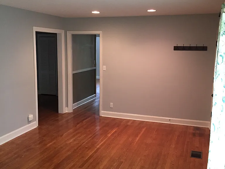 2504 Barclay Dr — Photo 5
