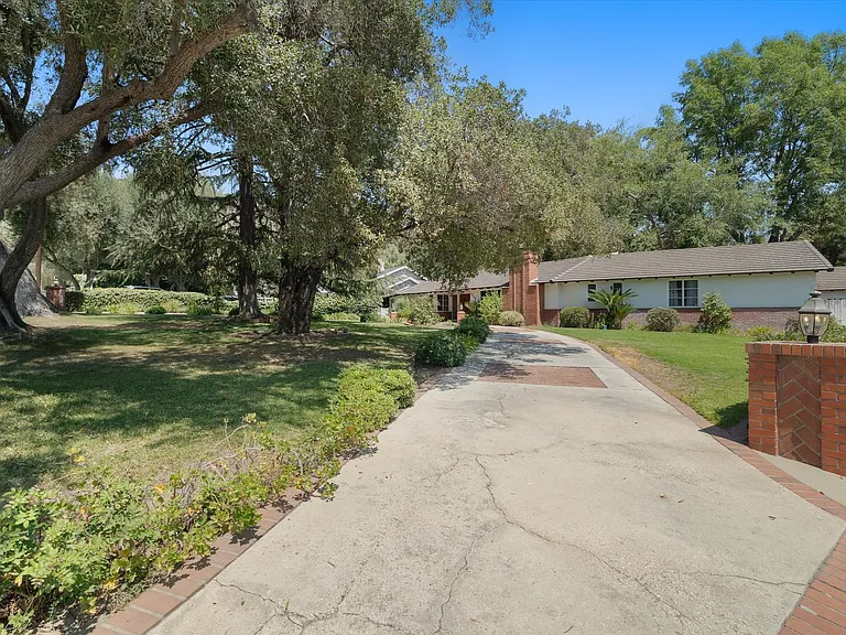 5040 Gould Ave — Photo 27