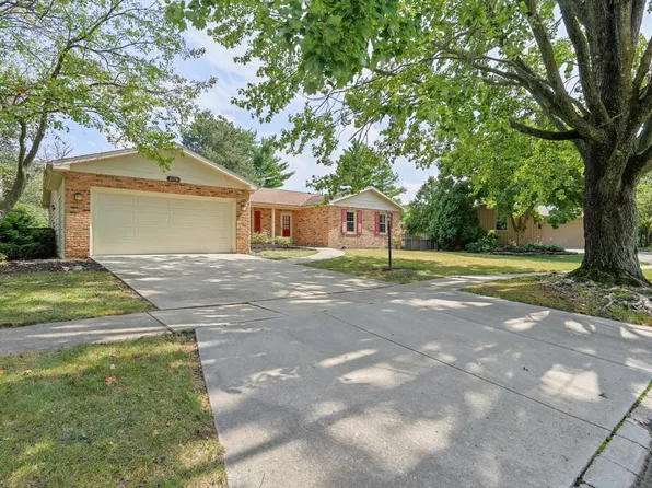 2118 Bristol Rd, Champaign, IL 61821