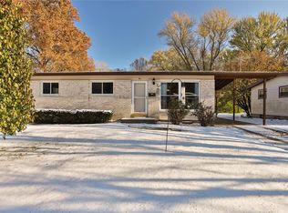 9 Ronda Dr, Florissant, MO 63031