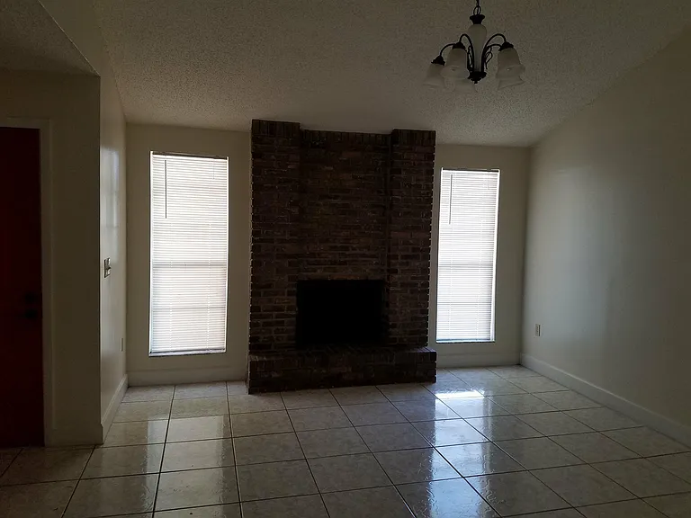995 Windway Cir — Photo 5