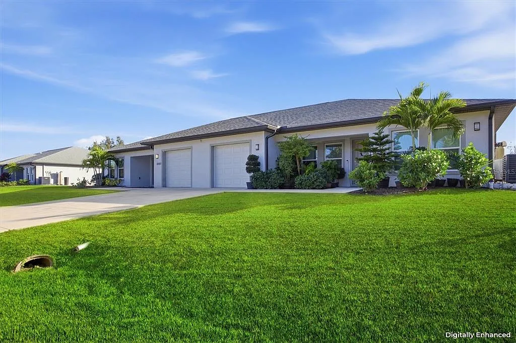 4 bed, 2.0 bath, 2312 sqft, $2,200 — Photo 4